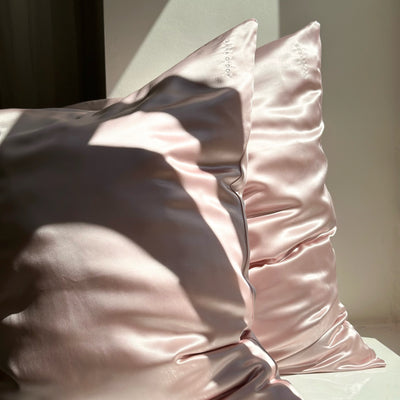 Silk Zippered Pillowcase - Soft Pink