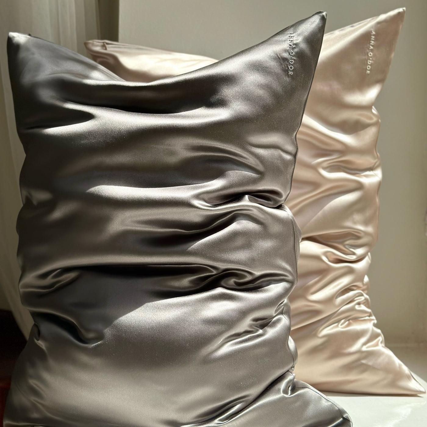 Silk Zippered Pillowcase - Grey Shadow