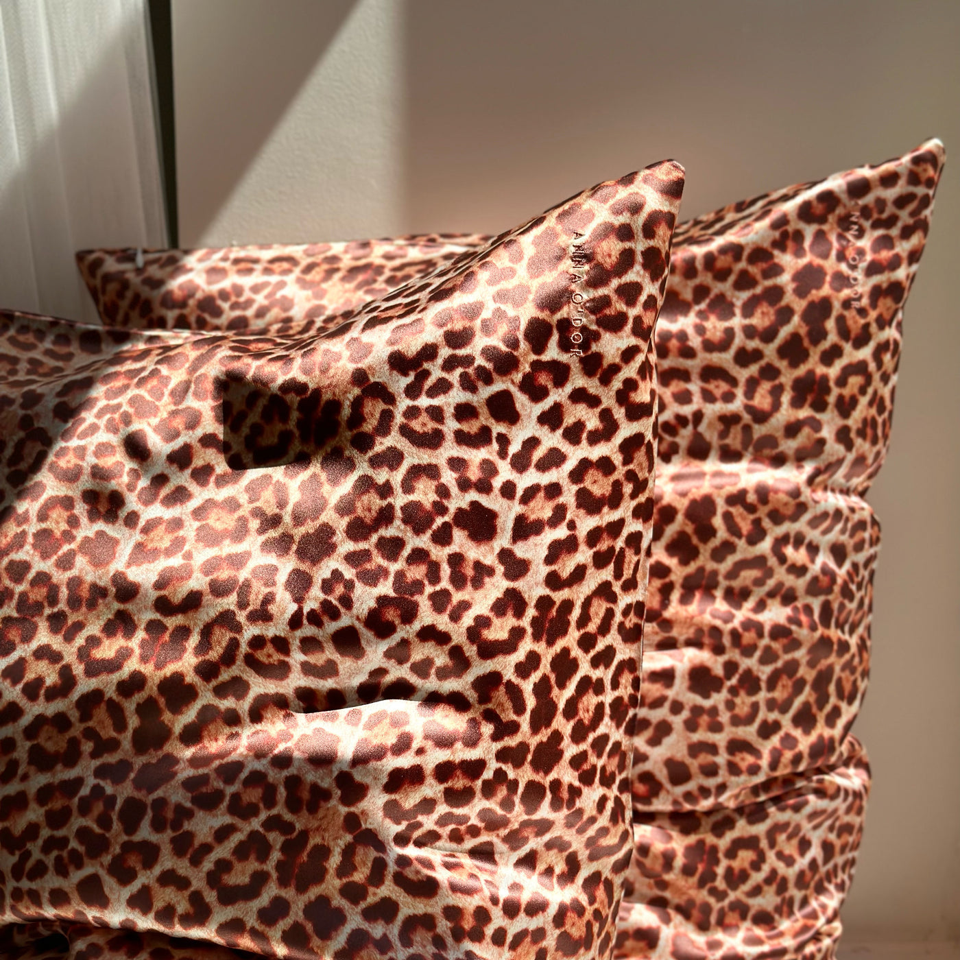 Silk Zippered Pillowcase - Wild Kiss