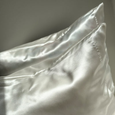 Silk Zippered Pillowcase - White Lily