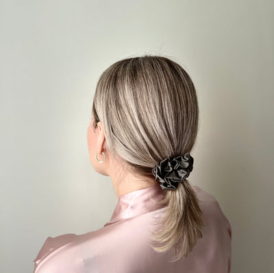 MINI SILK SCRUNCHIE - CHARCOAL